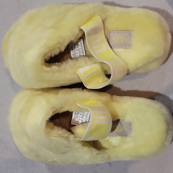 UGG Fluff Yeah Slide Neon Sandal - Picture 14 of 15